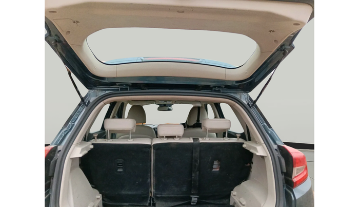 2019 Mahindra XUV300 W8 (O) 1.5 DIESEL, Diesel, Manual, 1,26,606 km, exterior