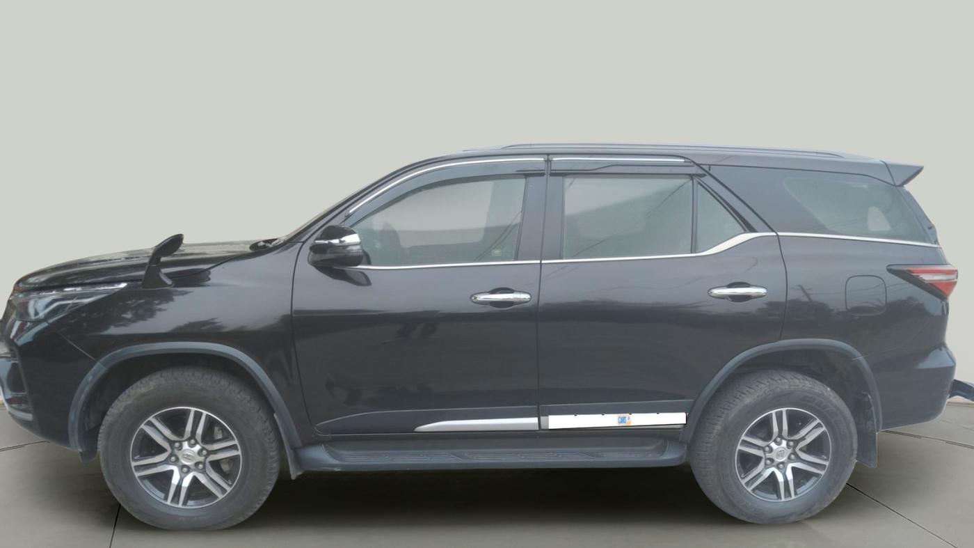 2021 Toyota Fortuner 2.8 4X2 MT, Diesel, Manual, 68,000 km, exterior