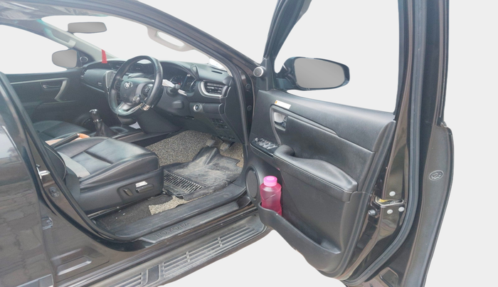 2021 Toyota Fortuner 2.8 4X2 MT, Diesel, Manual, 67,862 km, interior
