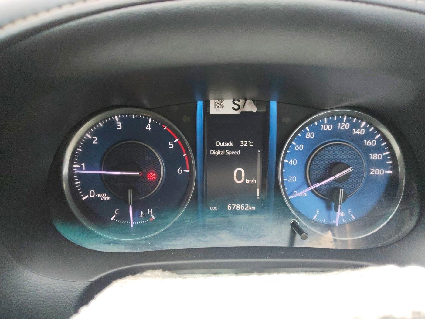 2021 Toyota Fortuner 2.8 4X2 MT, Diesel, Manual, 68,000 km, interior