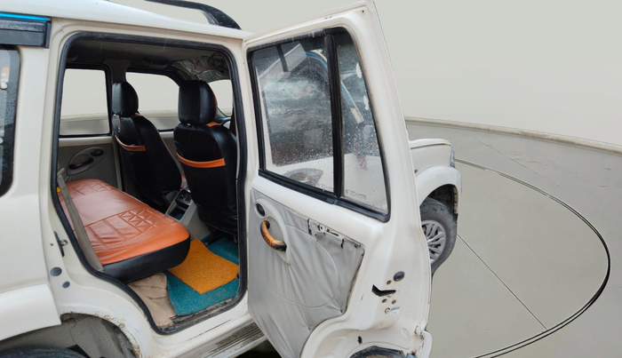 2016 Mahindra Scorpio S2, Diesel, Manual, 2,54,287 km, interior