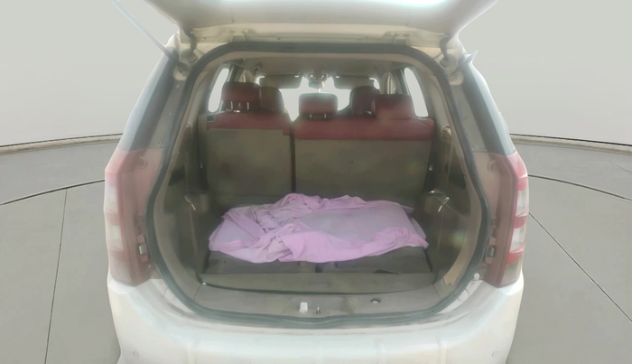 2013 Mahindra XUV500 W8, Diesel, Manual, 1,25,825 km, exterior