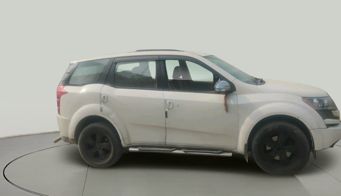 2013 Mahindra XUV500 W8, Diesel, Manual, 1,25,825 km, exterior