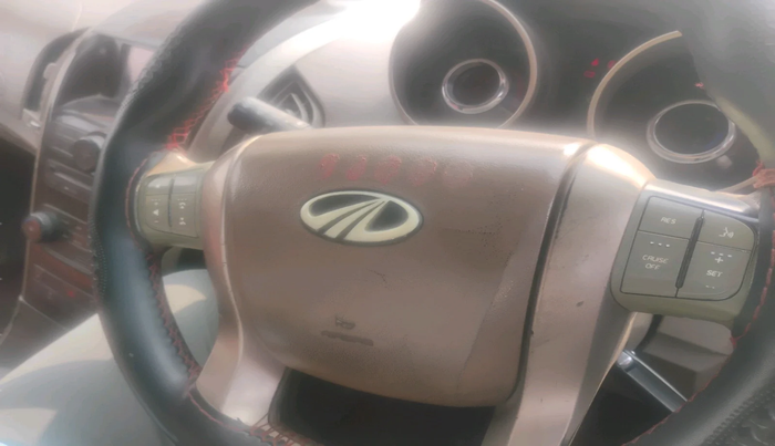 2013 Mahindra XUV500 W8, Diesel, Manual, 1,25,825 km, interior