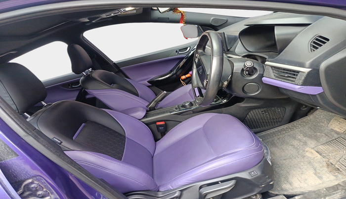 2023 Tata NEXON FEARLESS PURPLE SUNROOF AMT DUAL TONE 1.5 DIESEL, Diesel, Automatic, 13,761 km, interior