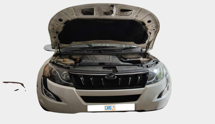 2015 Mahindra XUV500 W10, Diesel, Manual, 79,707 km, exterior