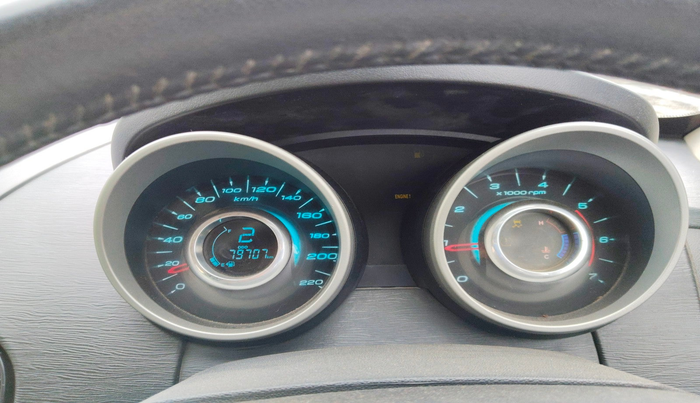 2015 Mahindra XUV500 W10, Diesel, Manual, 79,707 km, interior