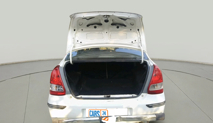 2011 Toyota Etios V, Petrol, Manual, 1,25,608 km, exterior