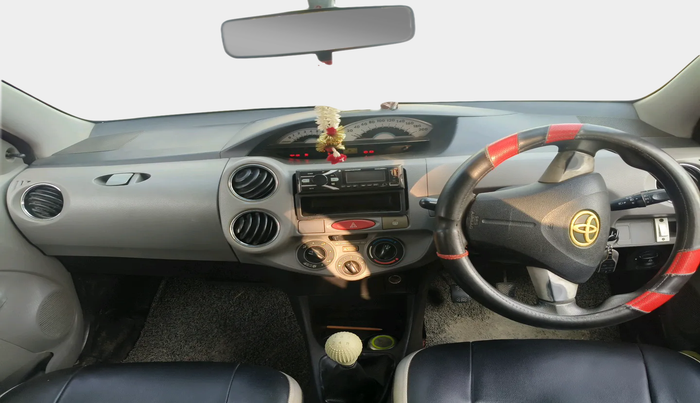 2011 Toyota Etios V, Petrol, Manual, 1,25,608 km, interior