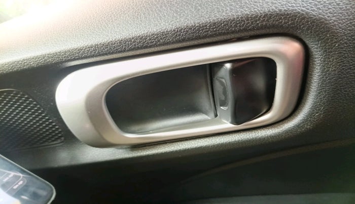 2019 Hyundai VENUE SX PLUS 1.0 TURBO DCT, Petrol, Automatic, 62,697 km, interior