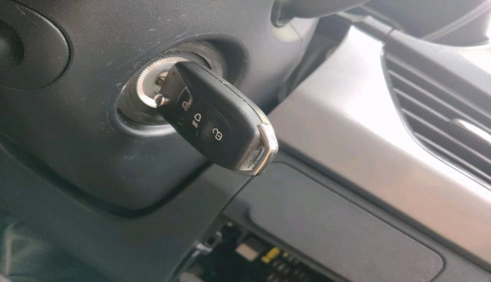 2021 Tata NEXON XM SUNROOF PETROL, Petrol, Manual, 57,371 km, interior