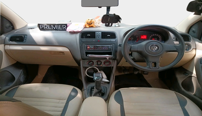 2011 Volkswagen Vento TRENDLINE 1.6, Petrol, Manual, 1,20,208 km, interior