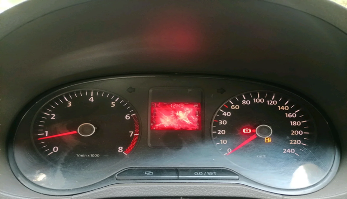 2011 Volkswagen Vento TRENDLINE 1.6, Petrol, Manual, 1,20,208 km, interior