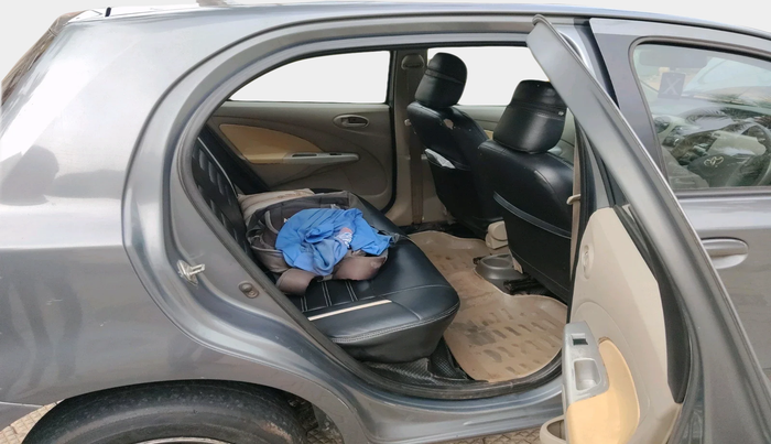 2013 Toyota Etios Liva GD, Diesel, Manual, 1,20,525 km, interior