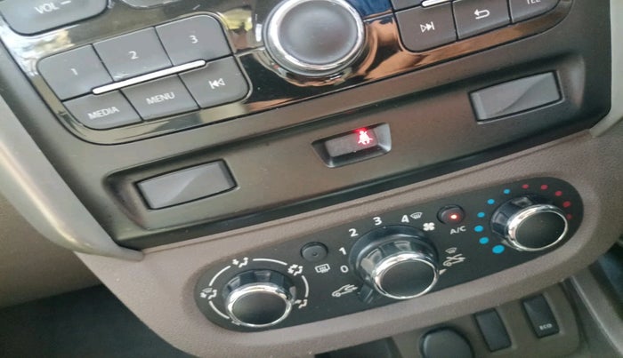 2016 Renault Duster 110 PS RXL 4X2 AMT, Diesel, Automatic, 1,05,123 km, interior