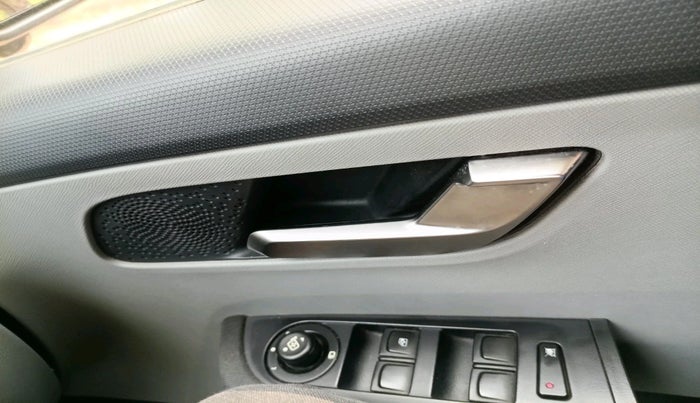 2020 Tata ALTROZ XZ PETROL, Petrol, Manual, 75,553 km, interior