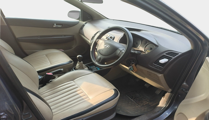 2010 Hyundai i20 MAGNA 1.2, Petrol, Manual, 10,00,104 km, interior