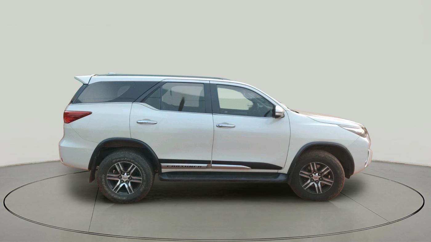 2017 Toyota Fortuner 2.8 4X2 AT, Diesel, Automatic, 1,08,000 km, exterior