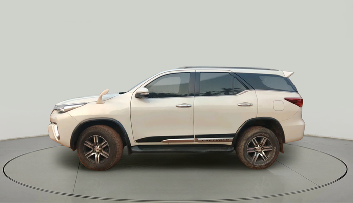 2017 Toyota Fortuner 2.8 4X2 AT, Diesel, Automatic, 1,07,032 km, exterior