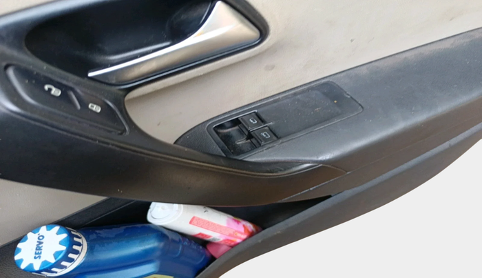 2013 Volkswagen Polo TRENDLINE 1.2L DIESEL, Diesel, Manual, 1,34,145 km, interior