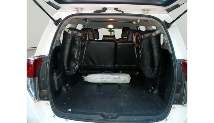 2017 Toyota Innova Crysta 2.4 VX 8 STR, Diesel, Manual, 2,54,892 km, exterior