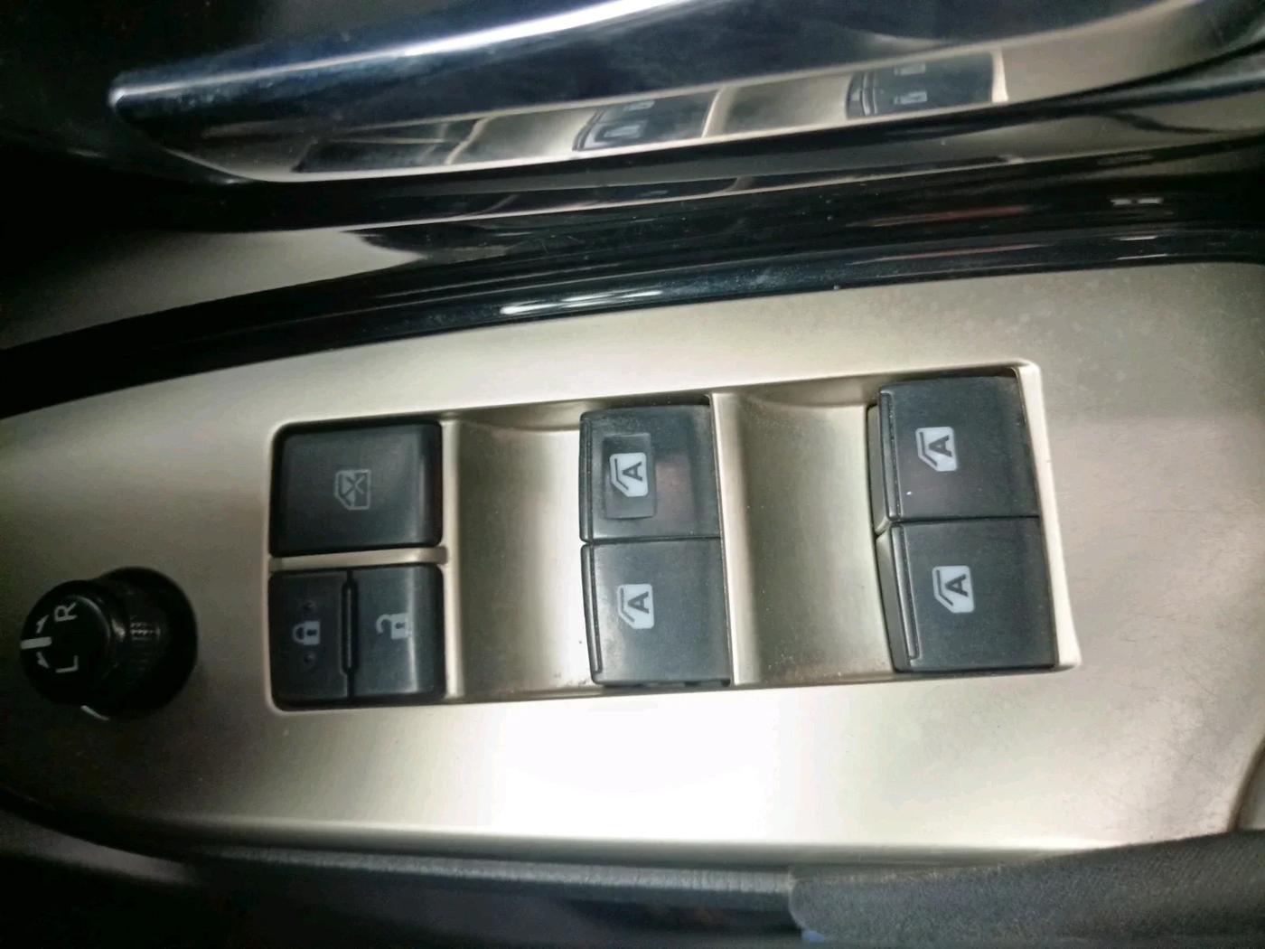 2017 Toyota Innova Crysta 2.4 VX 8 STR, Diesel, Manual, 2,54,892 km, interior