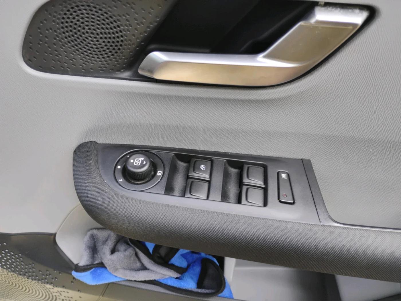 2020 Tata ALTROZ XZ PETROL, Petrol, Manual, 37,621 km, interior