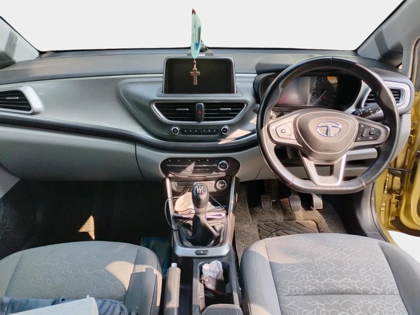 2020 Tata ALTROZ XZ PETROL, Petrol, Manual, 37,621 km, interior