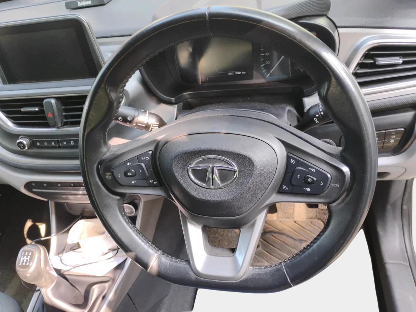 2020 Tata ALTROZ XZ PETROL, Petrol, Manual, 37,621 km, interior
