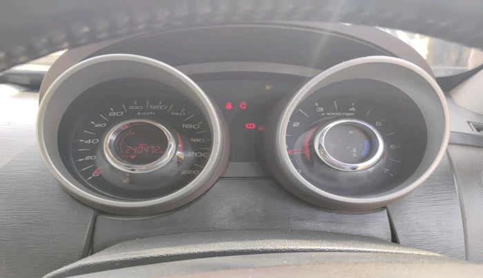 2015 Mahindra XUV500 W8, Diesel, Manual, 2,40,472 km, interior