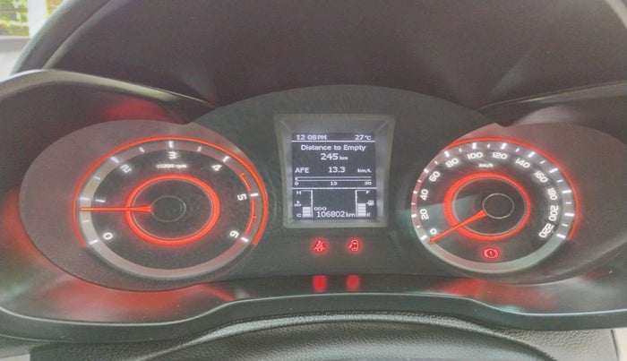 2020 Mahindra XUV300 W8 1.5 DIESEL, Diesel, Manual, 1,06,802 km, interior