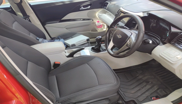 2020 Mahindra XUV300 W8 1.5 DIESEL, Diesel, Manual, 1,06,802 km, interior