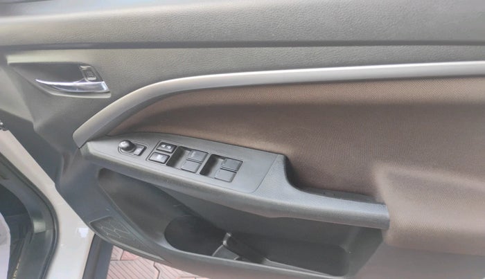 2023 Maruti BREZZA ZXI SMART HYBRID , Petrol, Manual, 24,387 km, interior