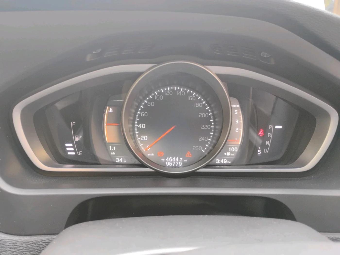 2016 Volvo V40 Cross Country D3, Diesel, Automatic, 95,779 km, interior