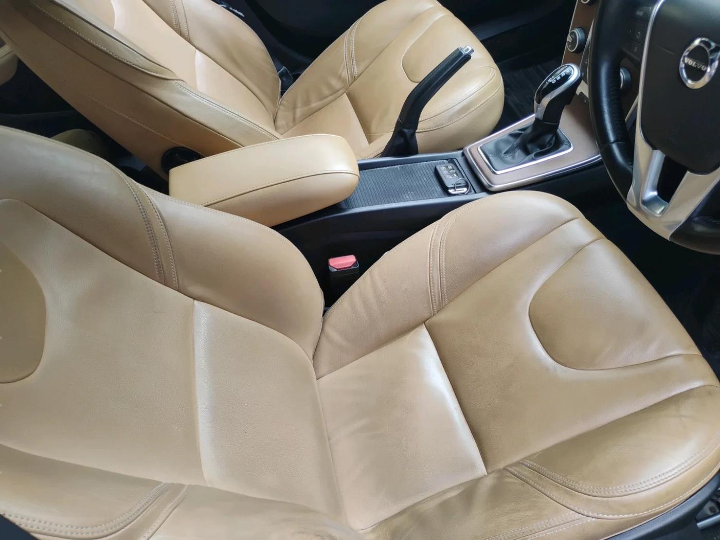 2016 Volvo V40 Cross Country D3, Diesel, Automatic, 95,779 km, interior