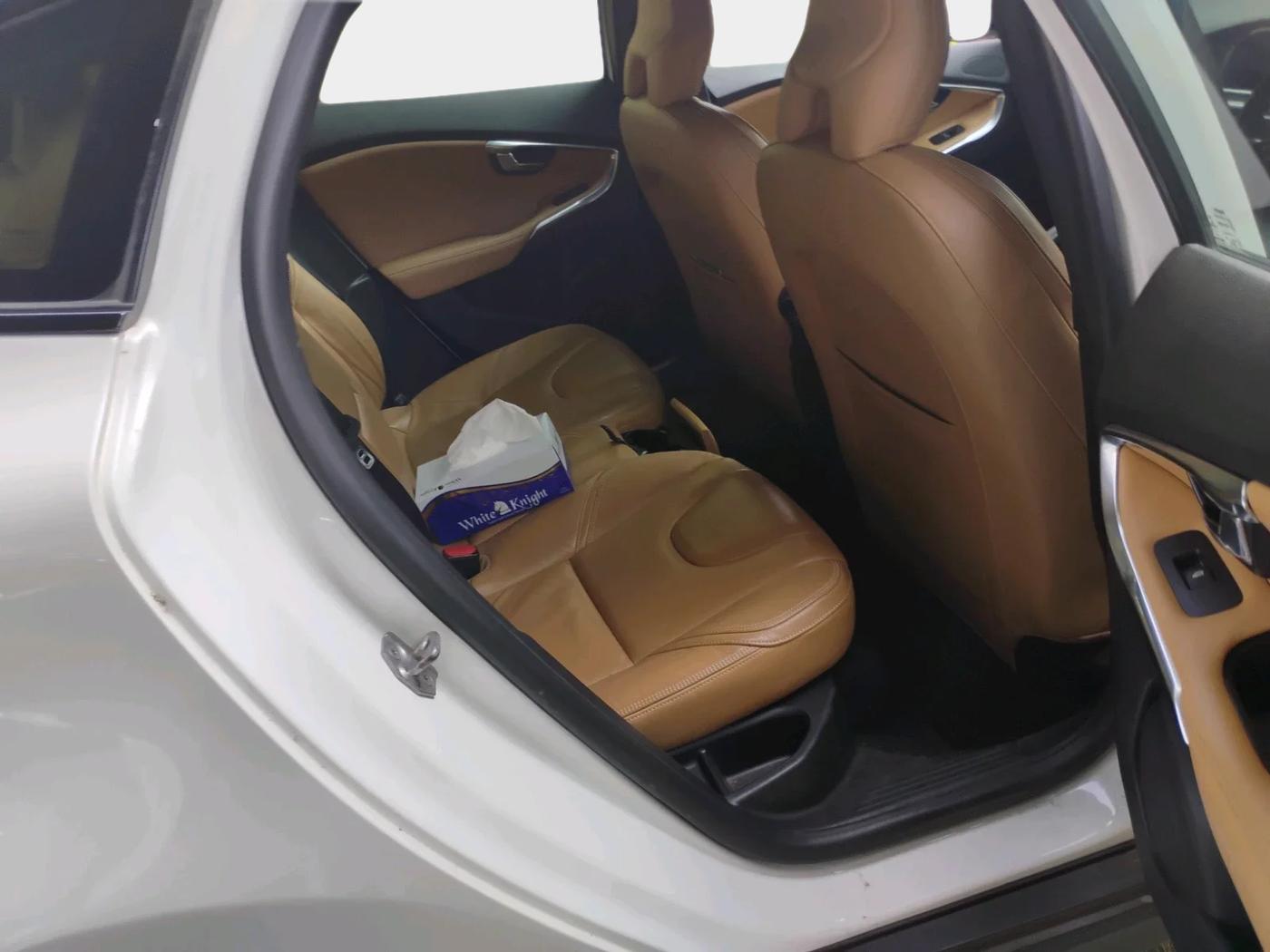 2016 Volvo V40 Cross Country D3, Diesel, Automatic, 95,779 km, interior