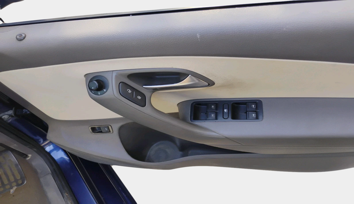 2013 Volkswagen Vento COMFORTLINE DIESEL 1.6, Diesel, Manual, 1,59,122 km, interior