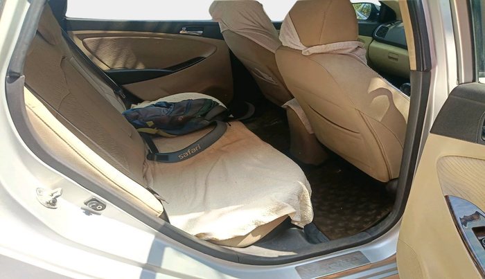 2011 Hyundai Verna FLUIDIC 1.6 VTVT SX, Petrol, Manual, 1,00,945 km, interior