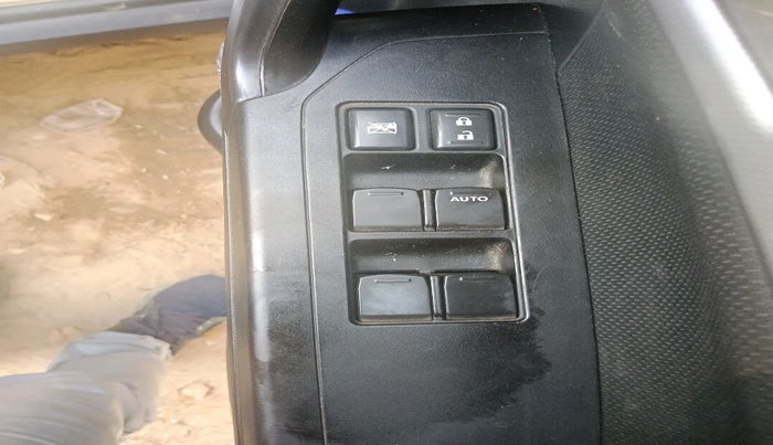 2021 Maruti Vitara Brezza ZXI, Petrol, Manual, 57,710 km, interior