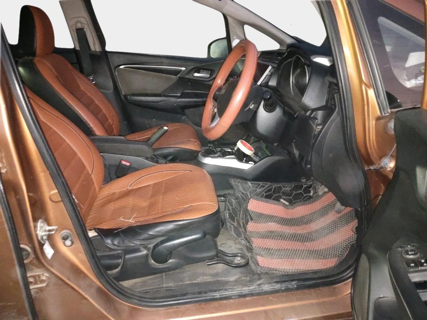 2017 Honda WR-V 1.5L I-DTEC VX MT, Diesel, Manual, 2,10,037 km, interior