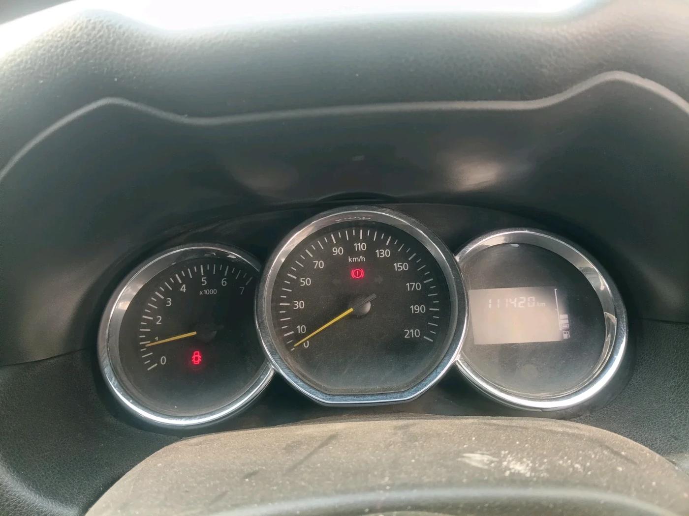 2018 Renault Duster 85 PS RXZ DIESEL, Diesel, Manual, 1,11,420 km, interior