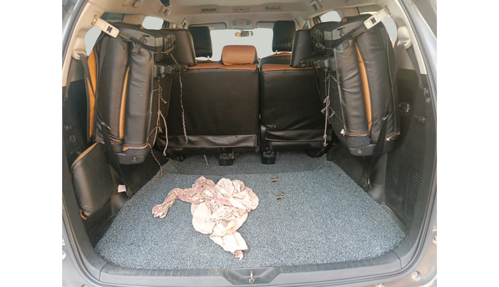 2017 Toyota Innova Crysta 2.4 GX 8 STR, Diesel, Manual, 1,65,058 km, exterior