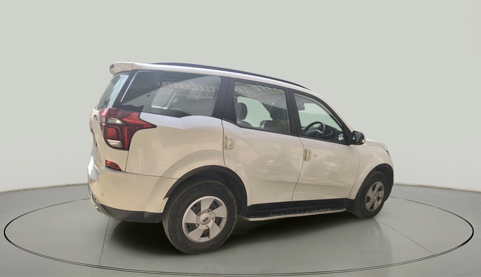 2018 Mahindra XUV500 W7, Diesel, Manual, 1,69,486 km, exterior