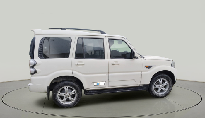 2015 Mahindra Scorpio S8, Diesel, Manual, 1,57,588 km, exterior