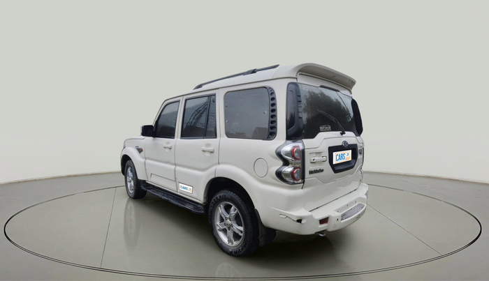 2015 Mahindra Scorpio S8, Diesel, Manual, 1,57,588 km, exterior