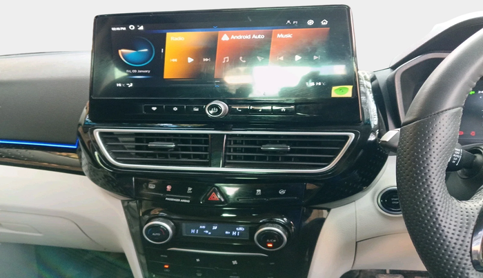 2024 Mahindra XUV 3XO AX5 1.2 L TCMPFi, Petrol, Manual, 26,838 km, interior