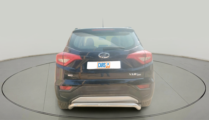 2021 Mahindra XUV300 W8 (O) 1.5 DIESEL, Diesel, Manual, 1,17,641 km, exterior
