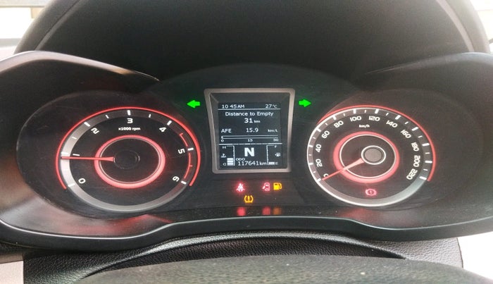 2021 Mahindra XUV300 W8 (O) 1.5 DIESEL, Diesel, Manual, 1,17,641 km, interior