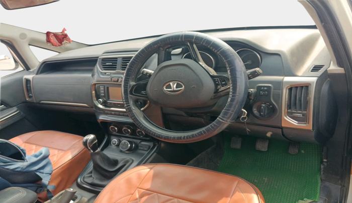 2018 Tata Hexa XM 4X2 7 STR, Diesel, Manual, 1,33,300 km, interior