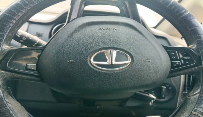 2018 Tata Hexa XM 4X2 7 STR, Diesel, Manual, 1,33,300 km, interior